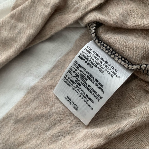 Bebe Women’s Small White Tan Black Striped Loose Short Sleeve Tunic - Picture 4 of 6